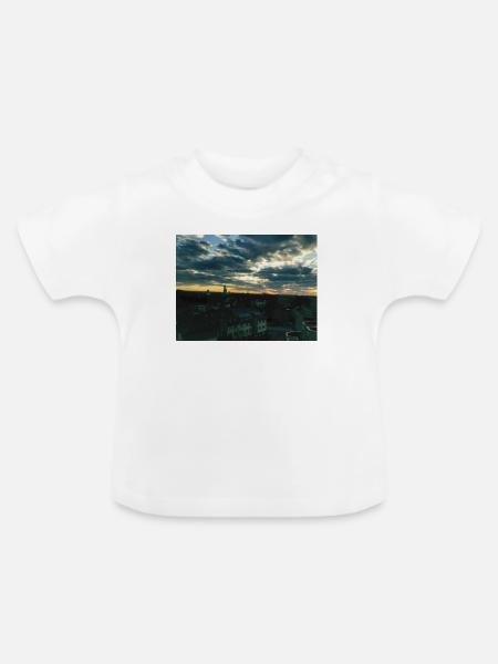 Sonnenuntergang über Stadtlandschaft - Baby Bio-T-Shirt mit Rundhals - Weiß