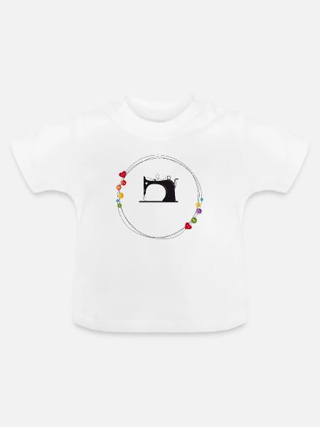 nostalgisch stilisierte Nähmaschine mit Knöpfe - Baby Bio-T-Shirt mit Rundhals - Weiß