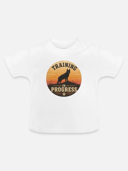 Training in Progress - Baby Bio-T-Shirt mit Rundhals - Weiß