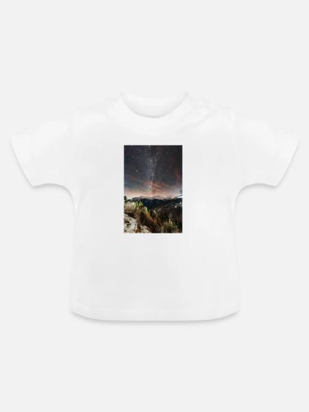 Die Milchstraße oberhalb der Agrafa-Berge - Baby Bio-T-Shirt mit Rundhals - Weiß