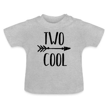 2. Geburtstag Kindershirt >> TWO COOL << - Baby Bio-T-Shirt mit Rundhals - Grau meliert - Vorne