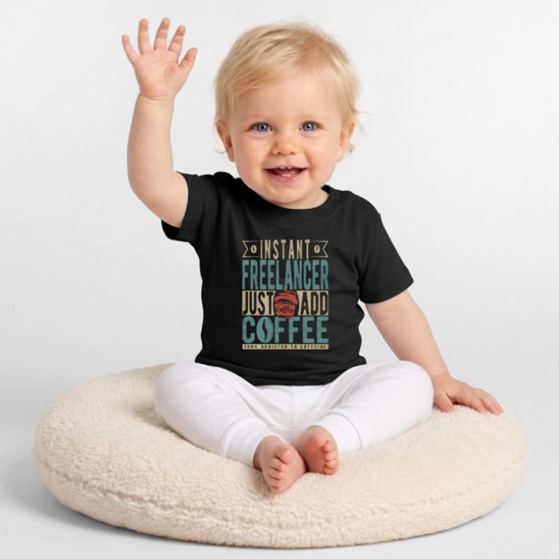 Instant Freelancer Il suffit d’ajouter du café T-shirt bio col rond Bébé