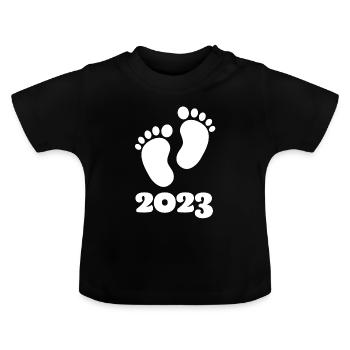 Baby 2023 Pregnancy Announce Baby Birth - Baby Organic T-Shirt with Round Neck - black - Front