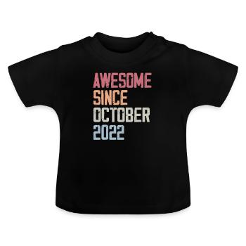 Bogosse geboren im Oktober 2022 - Fête d'anniversair - Baby Bio-T-Shirt mit Rundhals - Schwarz - Vorne