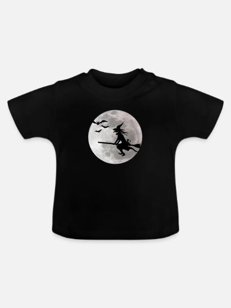 Halloween heks met een kat vliegt in de lucht - Økologisk T-shirt til baby, rund hals - sort
