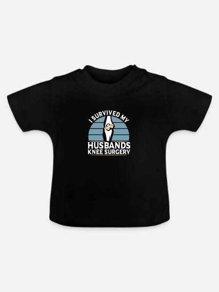 Knieoperation Knie Operation OP - Baby Bio-T-Shirt mit Rundhals - Schwarz