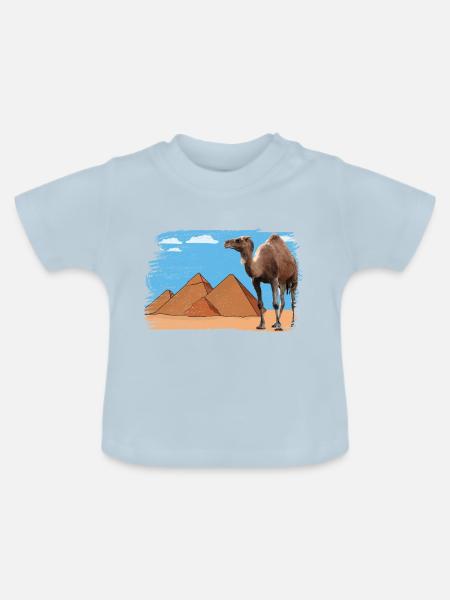 Kamel vor Pyramiden - Baby Bio-T-Shirt mit Rundhals - Hellblau