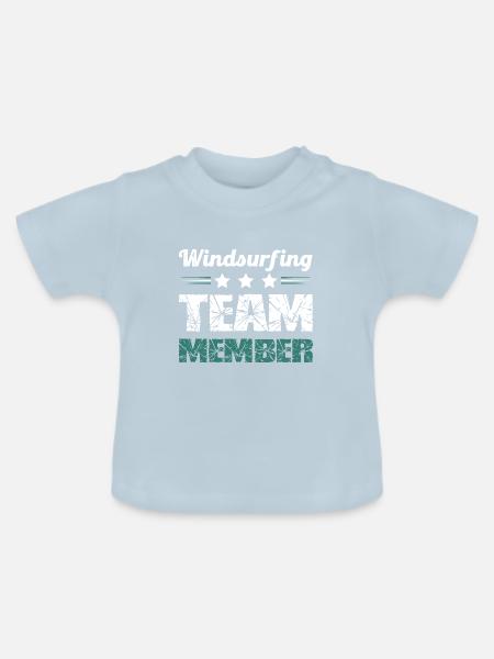 Windsurfing Team - Baby Bio-T-Shirt mit Rundhals - Hellblau