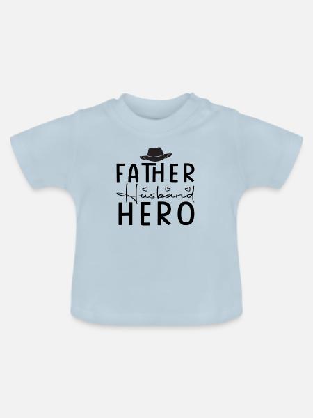Father Husband Hero - Baby Bio-T-Shirt mit Rundhals - Hellblau