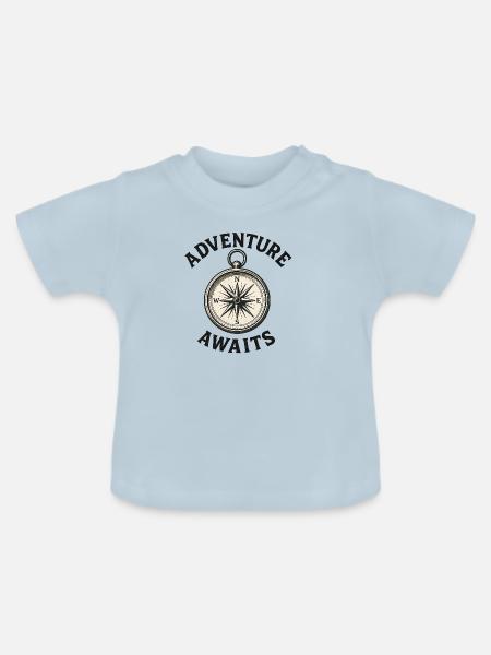 Ein Abenteuer erwartet Sie. - Baby Bio-T-Shirt mit Rundhals - Hellblau