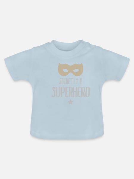 Heimlich ein Superheld - Baby Bio-T-Shirt mit Rundhals - Hellblau