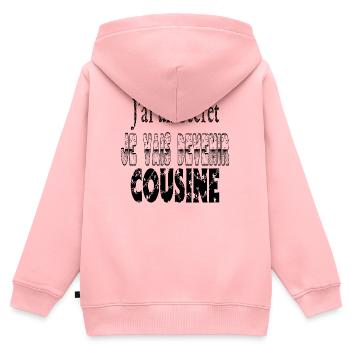 Ich habe ein Geheimnis, ich werde ein Cousin - Kinder Premium Organic Zip Hoodie - Rosa - Hinten - AI Model Kid Female (0cm)