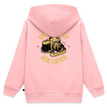 Zuerst schießen, dann fragen - Kinder Premium Organic Zip Hoodie - Rosa - Hinten - AI Model Kid Female (0cm)