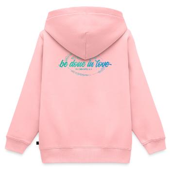 Que tout ce que vous faites soit fait dans l’amour - Sweat Premium à capuche zippé enfant bio - rose - Dos - AI Model Kid Female (0cm)