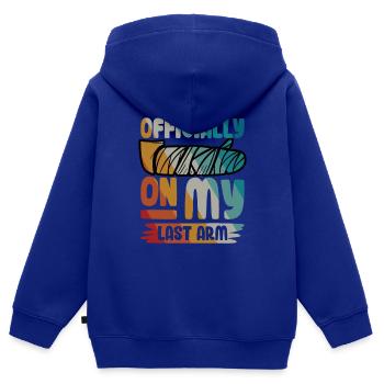 Officially on my last arm - Kinder Premium Organic Zip Hoodie - Royalblau - Hinten - AI Model Kid Male (0cm)