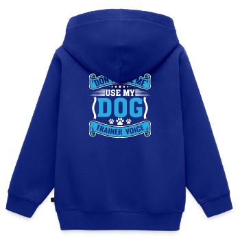 Hundetrainer auf Hundeplatz bei Hundeerziehung - Kinder Premium Organic Zip Hoodie - Royalblau - Hinten - AI Model Kid Male (0cm)