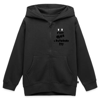 c'est qui LA PATRONNE - Sweat Premium à capuche zippé enfant bio - noir - Devant - AI Model Kid Male (0cm)