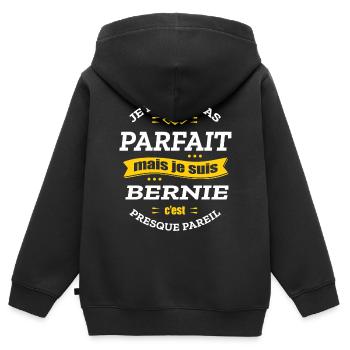BERNIE PARFAIT - PRENOM BERNIE - Sweat Premium à capuche zippé enfant bio - noir - Dos - AI Model Kid Male (0cm)
