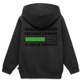 Prochaine Connerie Cadeau Humour Personnalisé - Sweat Premium à capuche zippé enfant bio - noir - Dos - AI Model Kid Male (0cm)