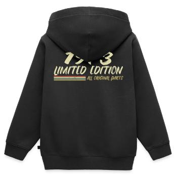 1973 Geburtstagsgeschenkidee 1973 - Kinder Premium Organic Zip Hoodie - Schwarz - Hinten - AI Model Kid Male (0cm)