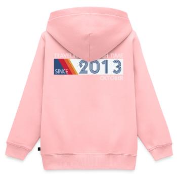 Drôle de voyage dans le temps anniversaire Design octobre 2013 - Sweat Premium à capuche zippé enfant bio - rose - Dos - AI Model Kid Female (0cm)