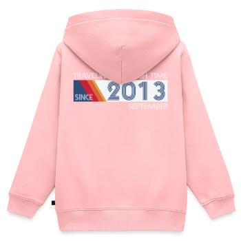 Drôle de voyage dans le temps anniversaire Design septembre 2013 - Sweat Premium à capuche zippé enfant bio - rose - Dos - AI Model Kid Female (0cm)