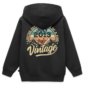 Né en juillet 2013 Né en juillet 2013 Né en juillet 2013 - Sweat Premium à capuche zippé enfant bio - noir - Dos - AI Model Kid Male (0cm)