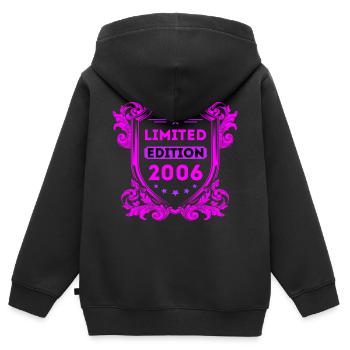 2006 - Kinder Premium Organic Zip Hoodie - Schwarz - Hinten - AI Model Kid Male (0cm)
