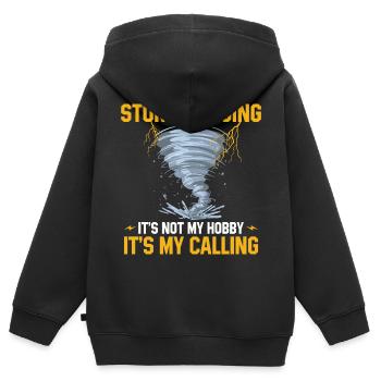 Sturmjäger Sprüche | Gewitter Meteorologe Geschenk - Kinder Premium Organic Zip Hoodie - Schwarz - Hinten - AI Model Kid Male (0cm)