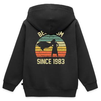 Meilleure maman depuis 1983 - Sweat Premium à capuche zippé enfant bio - noir - Dos - AI Model Kid Male (0cm)