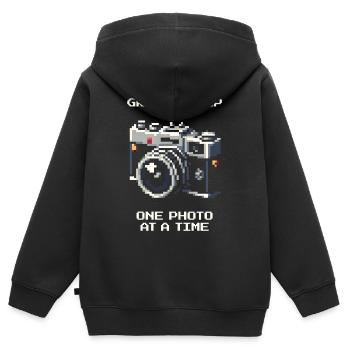 XP grinden | Foto für Foto besser, Fotografie - Kinder Premium Organic Zip Hoodie - Schwarz - Hinten - AI Model Kid Male (0cm)