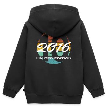 10e anniversaire 2016 cadeau garçons et filles - Sweat Premium à capuche zippé enfant bio - noir - Dos - AI Model Kid Male (0cm)