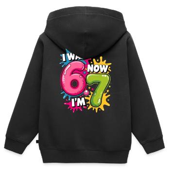 Ich war 6 Jetzt bin ich 7 Geburtstag 67 Meme 7 Jahre alte Kinder - Kinder Premium Organic Zip Hoodie - Schwarz - Hinten - AI Model Kid Male (0cm)