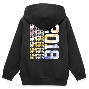 LIMITED EDITION 2018 - 8 JAHRE - 8. GEBURTSTAG - Kinder Premium Organic Zip Hoodie - Schwarz - Hinten - AI Model Kid Male (0cm)