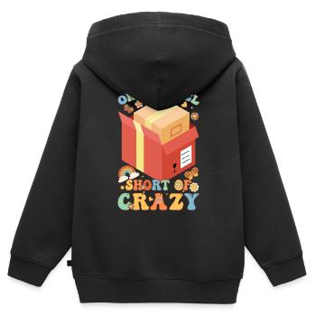 Postangestellte Postangestellte mit einem Paket ku - Kinder Premium Organic Zip Hoodie - Schwarz - Hinten - AI Model Kid Male (0cm)