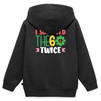 Ich Überlebte Die 60er Zweimal - Kinder Premium Organic Zip Hoodie - Schwarz - Hinten - AI Model Kid Male (0cm)