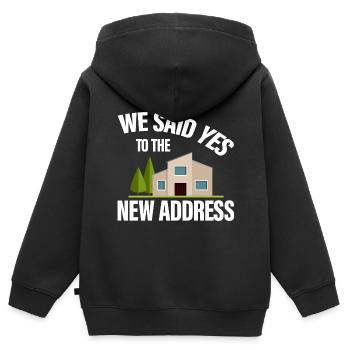 Nous avons dit oui à la nouvelle adresse 2 - Sweat Premium à capuche zippé enfant bio - noir - Dos - AI Model Kid Male (0cm)
