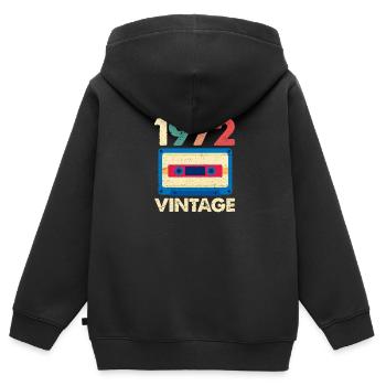 1972 - Kinder Premium Organic Zip Hoodie - Schwarz - Hinten - AI Model Kid Male (0cm)