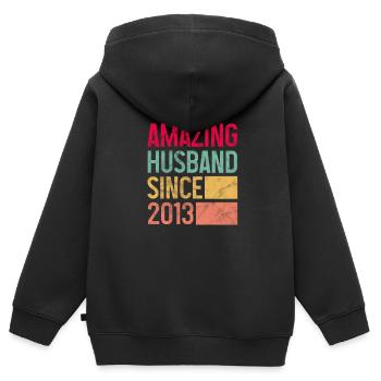 Mari depuis 2013 - Sweat Premium à capuche zippé enfant bio - noir - Dos - AI Model Kid Male (0cm)