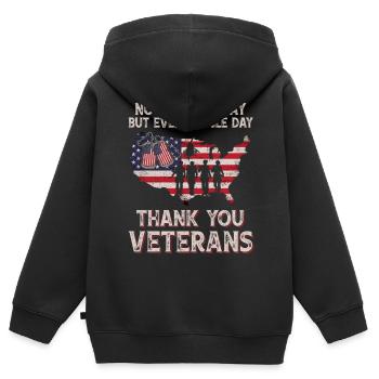 Pas seulement aujourd’hui, mais merci à tous les anciens combattants - Sweat Premium à capuche zippé enfant bio - noir - Dos - AI Model Kid Male (0cm)