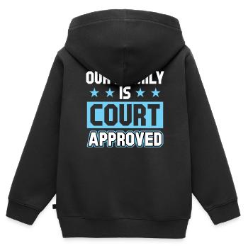 Notre famille est reconnue par le tribunal Adoption - Sweat Premium à capuche zippé enfant bio - noir - Dos - AI Model Kid Male (0cm)