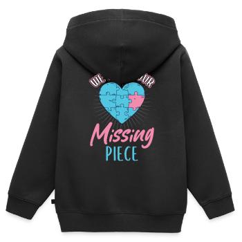 Nous avons trouvé notre pièce manquante : l’adoption - Sweat Premium à capuche zippé enfant bio - noir - Dos - AI Model Kid Male (0cm)
