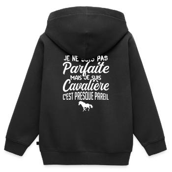 CAVALIÈRE PARFAITE - Sweat Premium à capuche zippé enfant bio - noir - Dos - AI Model Kid Male (0cm)