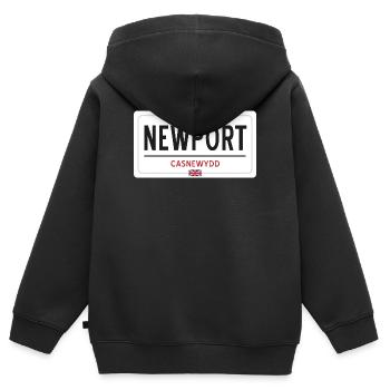 Ortsschild von Newport - Kinder Premium Organic Zip Hoodie - Schwarz - Hinten - AI Model Kid Male (0cm)