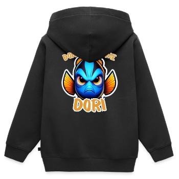 Wütende Dori - Kinder Premium Organic Zip Hoodie - Schwarz - Hinten - AI Model Kid Male (0cm)