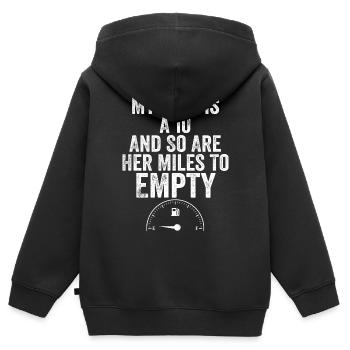 Meine Frau ist eine 10 und ihre Meilen sind es auch - Kinder Premium Organic Zip Hoodie - Schwarz - Hinten - AI Model Kid Male (0cm)