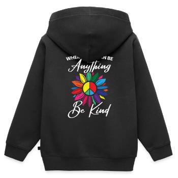 In einer Welt, in der du alles sein kannst, sei freundlich - Kinder Premium Organic Zip Hoodie - Schwarz - Hinten - AI Model Kid Male (0cm)