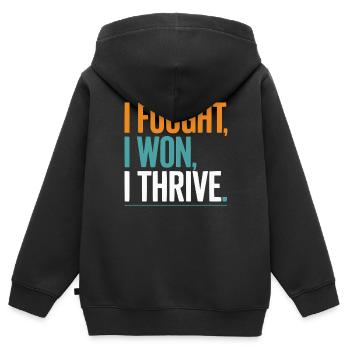Krebsüberlebende Chemotherapie Chemotherapie besiegt Krebs - Kinder Premium Organic Zip Hoodie - Schwarz - Hinten - AI Model Kid Male (0cm)