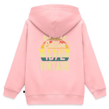 Millésime Avril 1972 - Cadeau Anniversaire 1972 - Sweat Premium à capuche zippé enfant bio - rose - Dos - AI Model Kid Female (0cm)