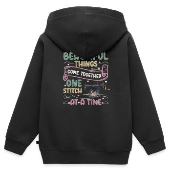 Ein Stich nach dem anderen, Quilten, Nähen. - Kinder Premium Organic Zip Hoodie - Schwarz - Hinten - AI Model Kid Male (0cm)